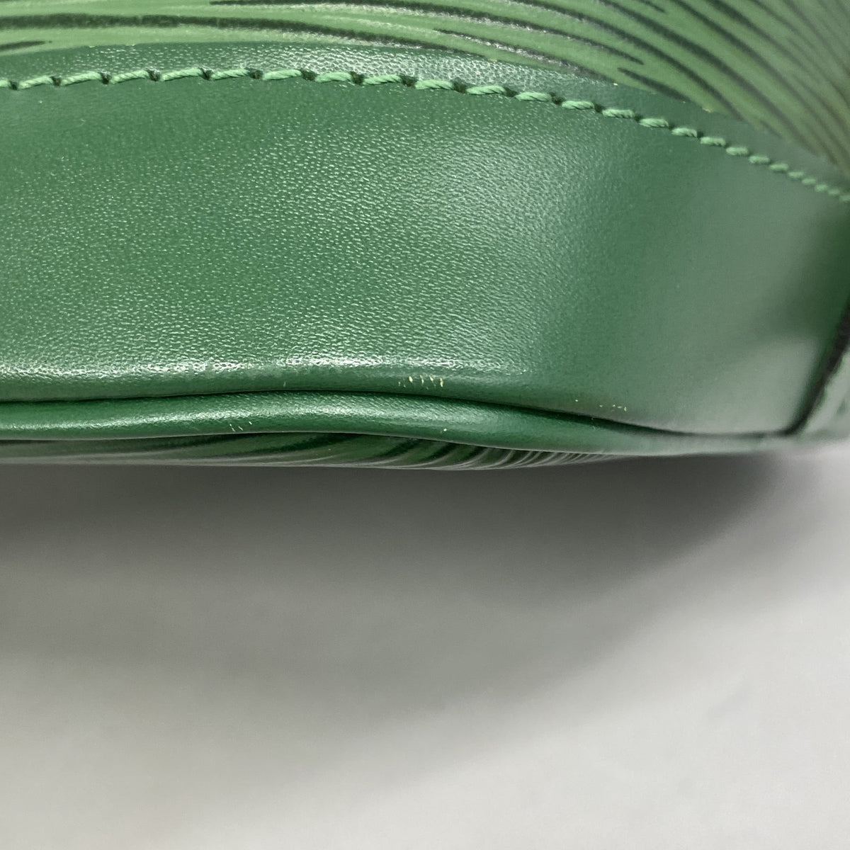 【6he4426】ルイヴィトン ハンドバッグ エピ アルマ M52144 ボルネオグリーン 2wayバッグ【中古】レディース