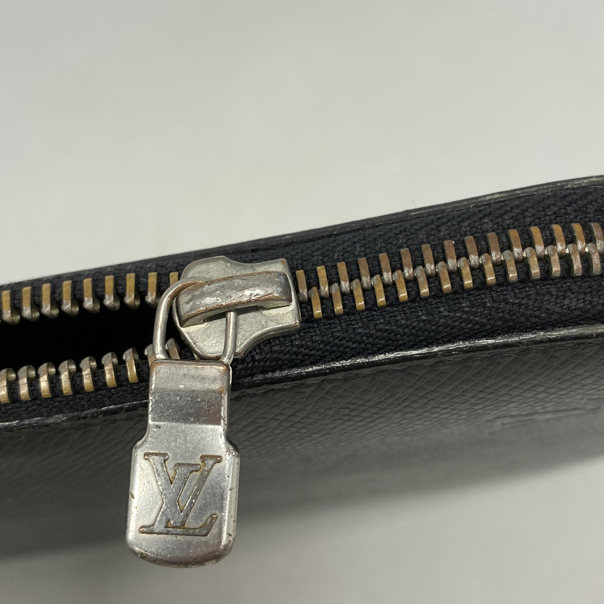 【6he4450-k】ルイヴィトン 長財布 タイガ オーガナイザーアトール M30652 アルドワーズ【中古】メンズ