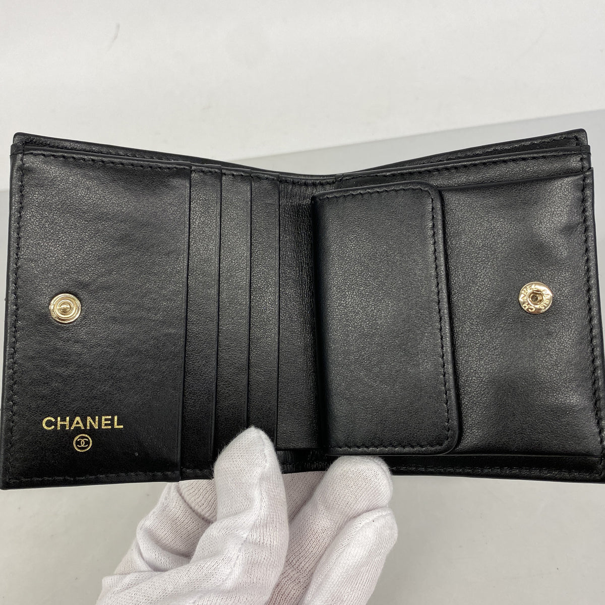 【6he4462】シャネル 財布 マトラッセ キャビアスキン ブラック シャンパンゴールド金具【中古】レディース