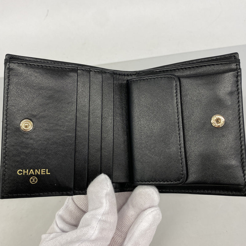 【6he4462】シャネル 財布 マトラッセ キャビアスキン ブラック シャンパンゴールド金具【中古】レディース