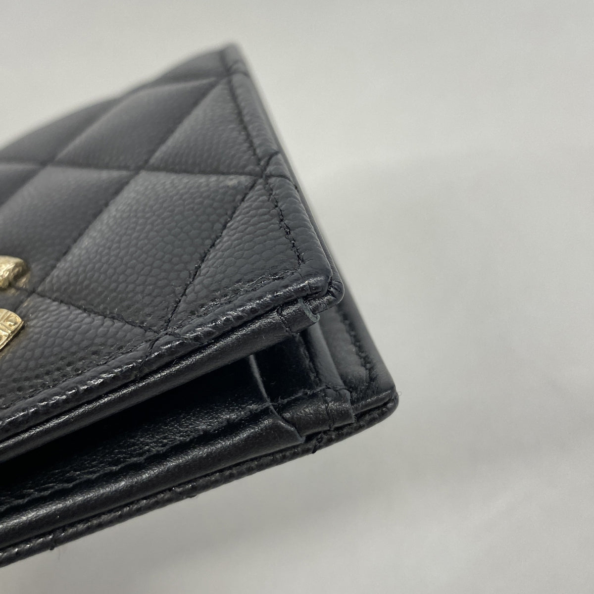 【6he4462】シャネル 財布 マトラッセ キャビアスキン ブラック シャンパンゴールド金具【中古】レディース