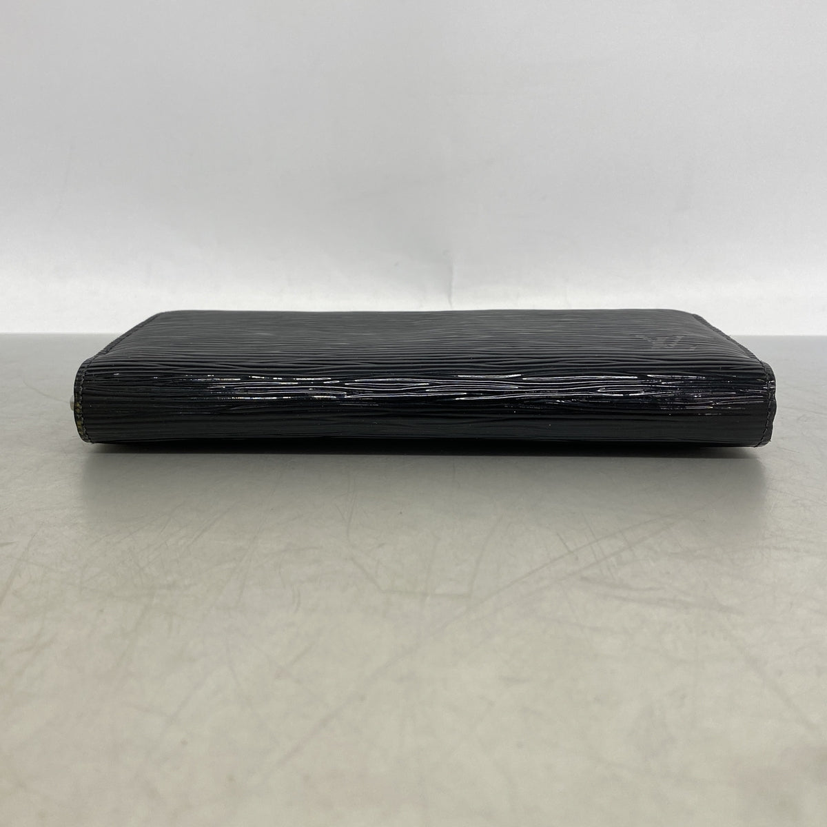 【6he4503】ルイヴィトン 長財布 エピ ジッピーウォレット M6007N ノワールエレクトリック【中古】メンズ レディース ユニセックス