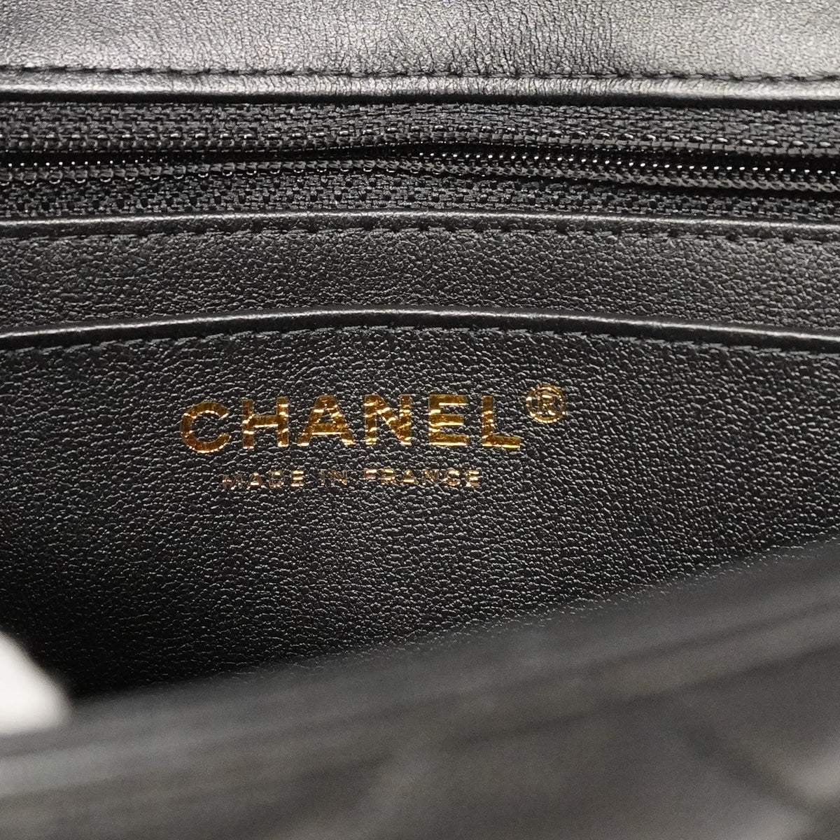 【6he4595-h】シャネル ショルダーバッグ ミニマトラッセ チェーンショルダー ラムスキン ブラック シャンパンゴールド金具【中古】レディース