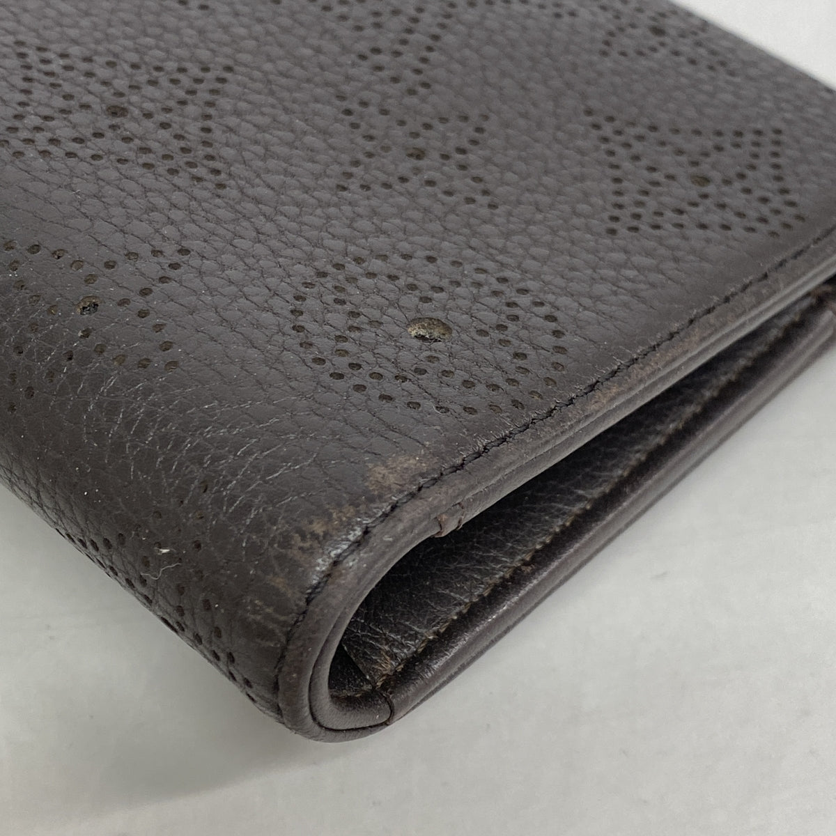 【6he4621-k】ルイヴィトン 三つ折り長財布 マヒナ ポルトフォイユアメリア M95968 ショコラ【中古】レディース