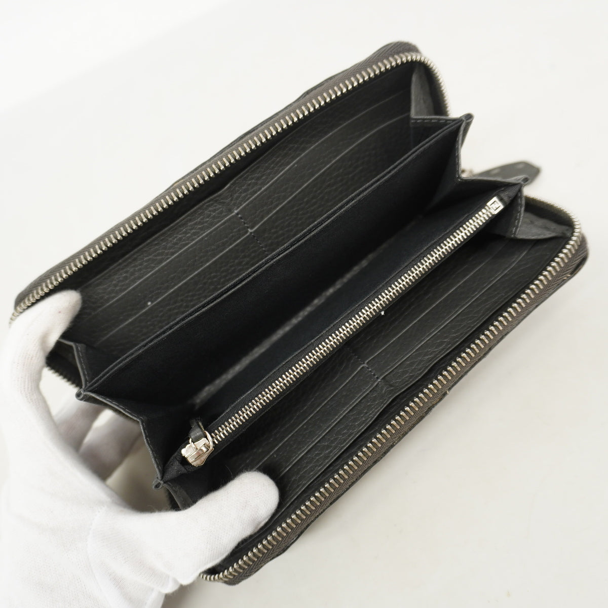 【6he4628】フェンディ 長財布 レザー ブラック シルバー金具【中古】メンズ レディース ユニセックス