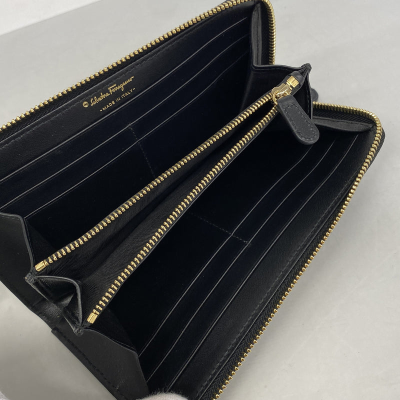【6he4655】サルヴァトーレフェラガモ 長財布 ヴァラ レザー ブラック ゴールド金具【中古】レディース