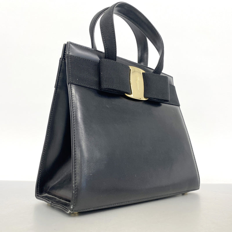 【6he4678】サルヴァトーレフェラガモ ハンドバッグ ヴァラ レザー ブラック ゴールド金具【中古】レディース