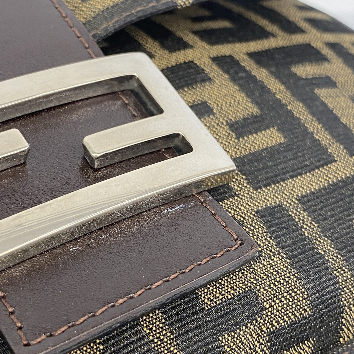 【6he4681】フェンディ ハンドバッグ ズッカ マンマバケット ナイロンキャンバス ブラウン シルバー金具【中古】レディース