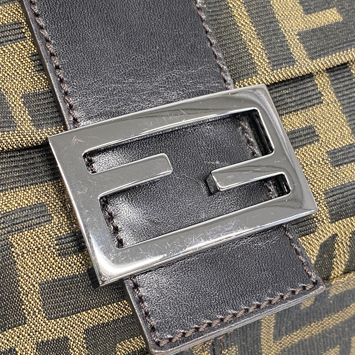 【6he4682】フェンディ ハンドバッグ ズッカ ナイロンキャンバス ブラウン シルバー金具【中古】レディース