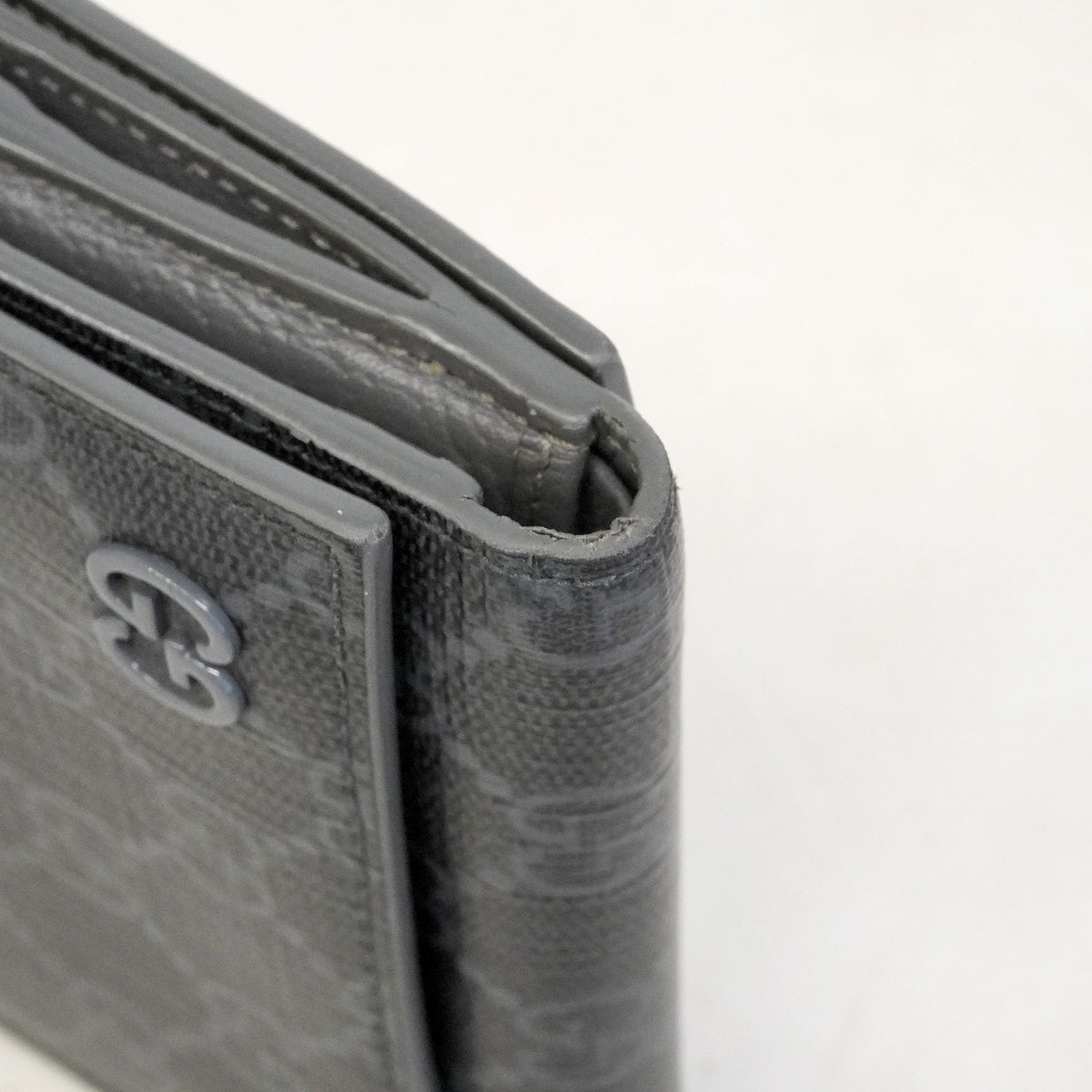 【6he4728-k】グッチ 三つ折り財布 GGスプリーム 769225 PVC ブラック シルバー金具【中古】メンズ レディース ユニセックス