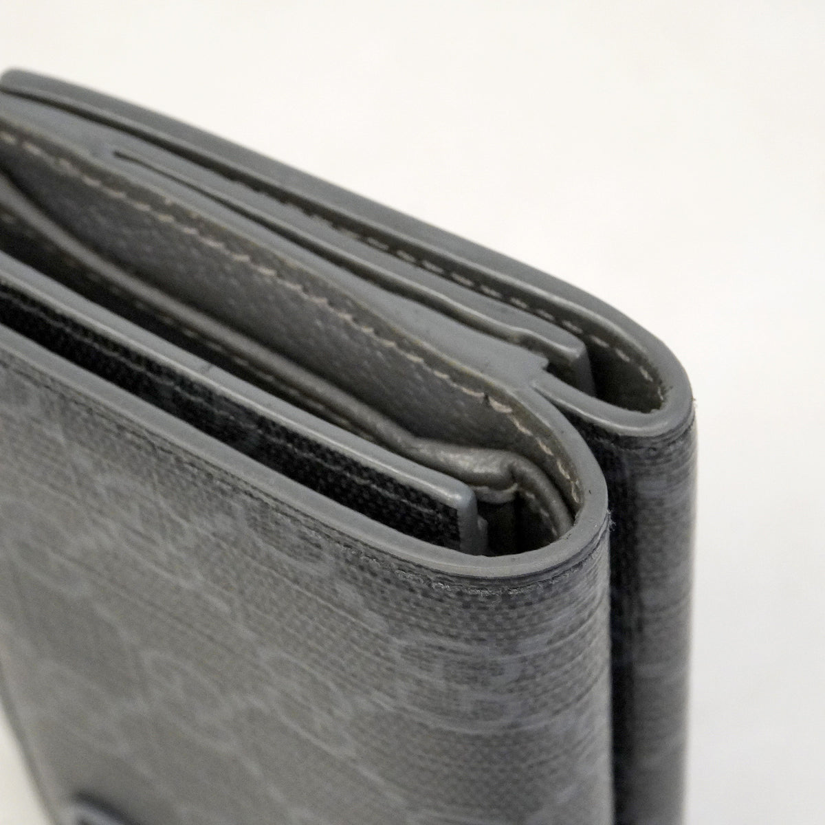 【6he4728-k】グッチ 三つ折り財布 GGスプリーム 769225 PVC ブラック シルバー金具【中古】メンズ レディース ユニセックス