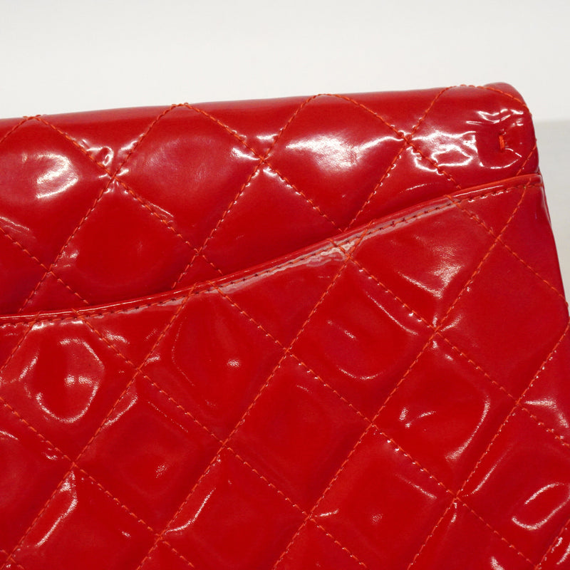 【6he4729】シャネル ショルダーバッグ マトラッセ チェーンショルダー パテントレザー レッド シルバー金具【中古】レディース