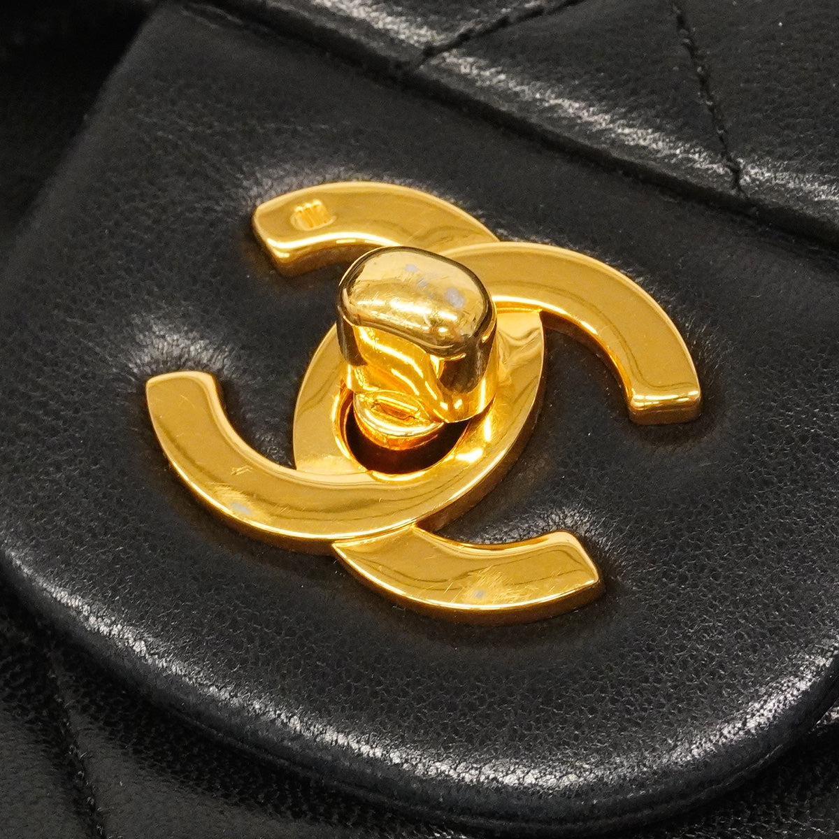 【6he4764】シャネル ショルダーバッグ マトラッセ Wフラップ Wチェーン ラムスキン ブラック ゴールド金具【中古】レディース