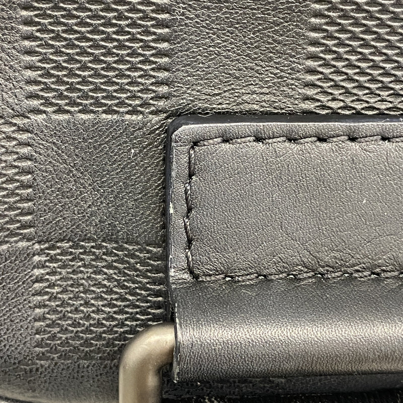 【6he4822】ルイヴィトン ボディバッグ ダミエアンフィニ アンブレール N41288　 オニキス【中古】メンズ