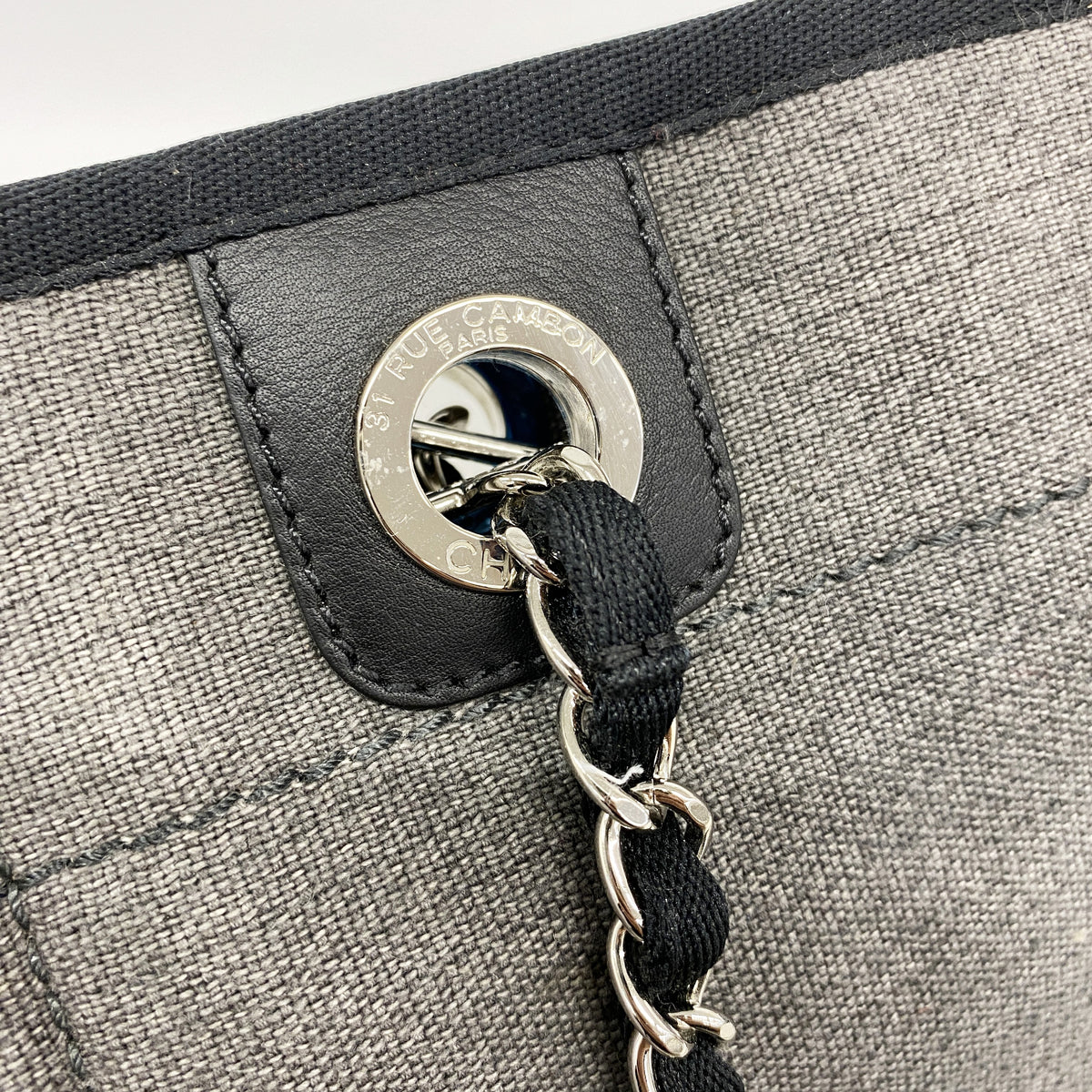 【6he4829】シャネル チェーントート ドーヴィル キャンバス グレー シルバー金具【中古】レディース