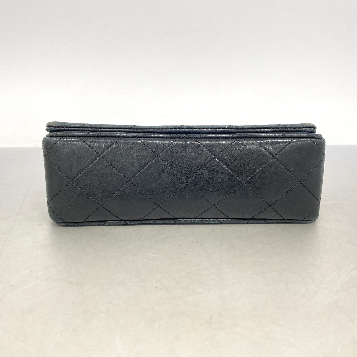 【6he4844】シャネル ショルダーバッグ ミニマトラッセ チェーンショルダー ラムスキン ブラック ゴールド金具【中古】レディース