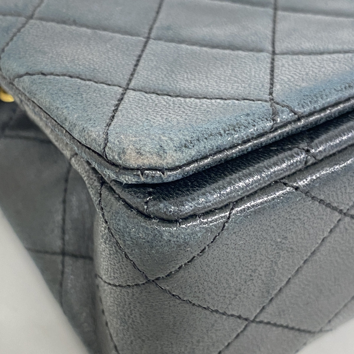 【6he4844】シャネル ショルダーバッグ ミニマトラッセ チェーンショルダー ラムスキン ブラック ゴールド金具【中古】レディース