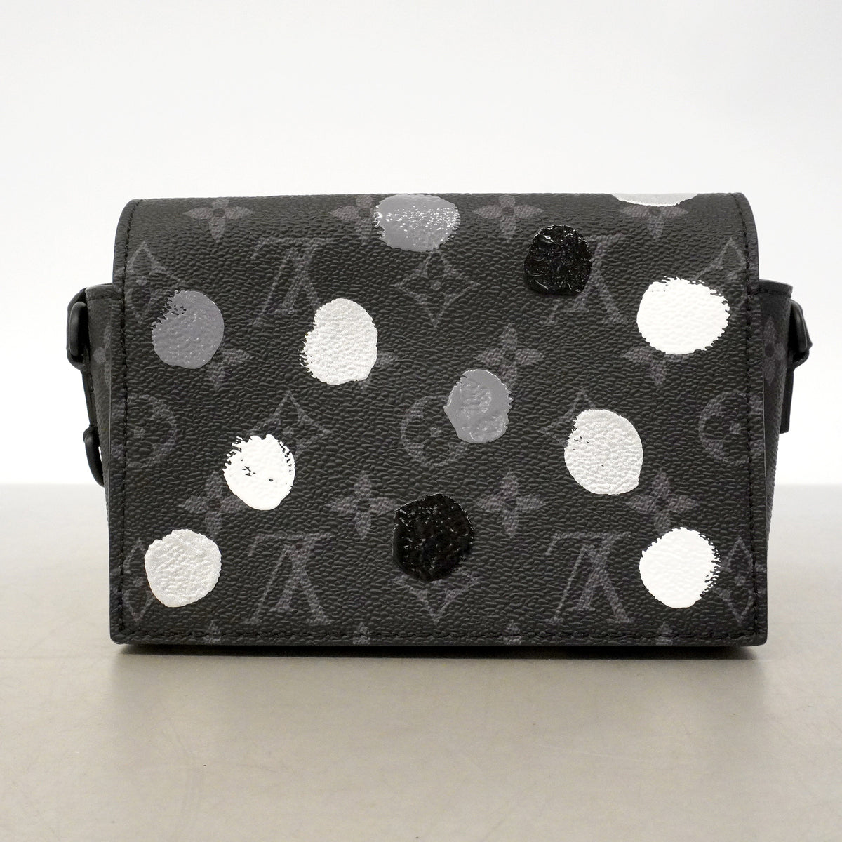 【6he4859】ルイヴィトン ショルダーバッグ モノグラム・エクリプス LV×YKスティーマーウエアラブルウォレット M81935 ブラック【中古】メンズ