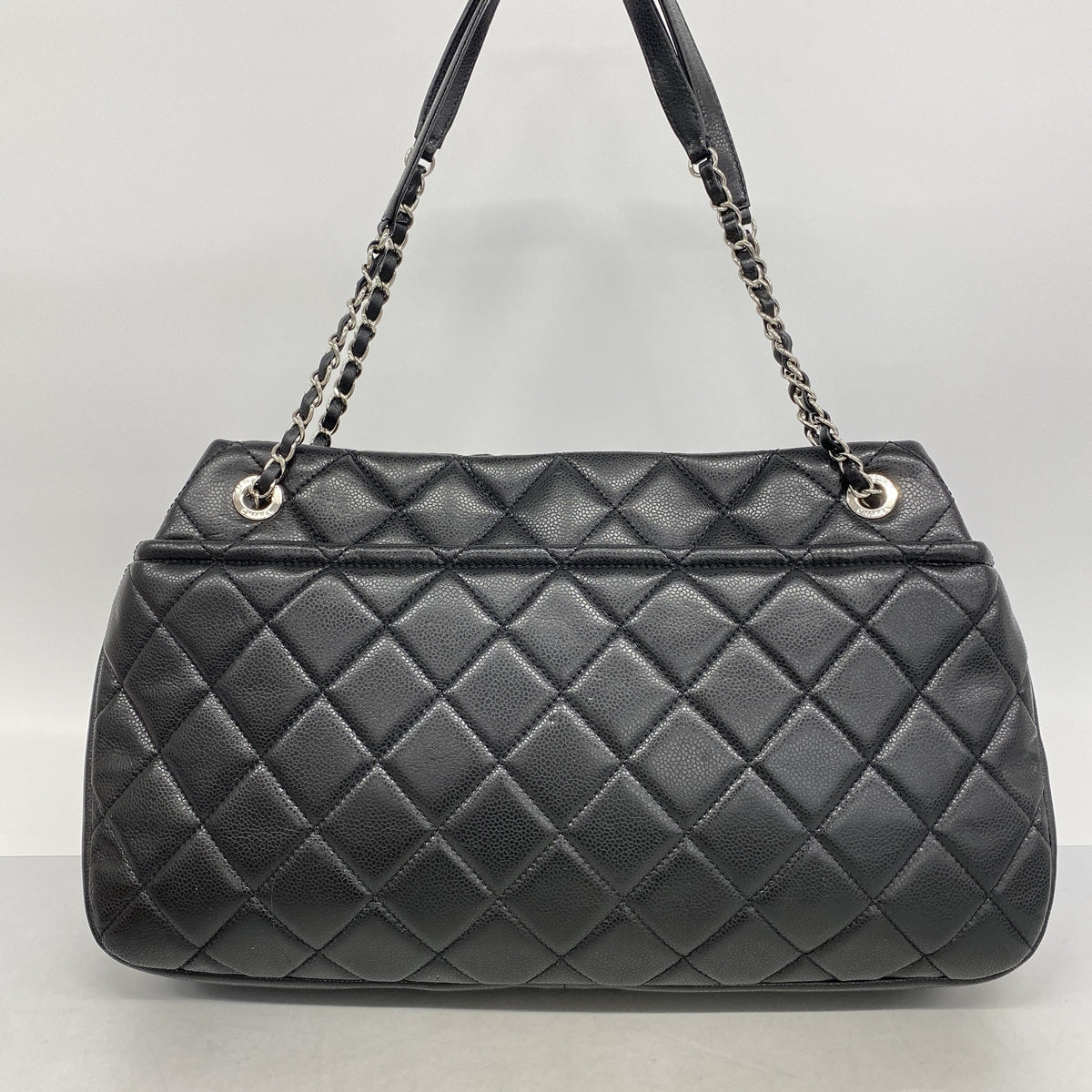 【6he4895】シャネル チェーントート マトラッセ キャビアスキン ブラック シルバー金具【中古】レディース