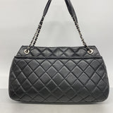 【6he4895】シャネル チェーントート マトラッセ キャビアスキン ブラック シルバー金具【中古】レディース