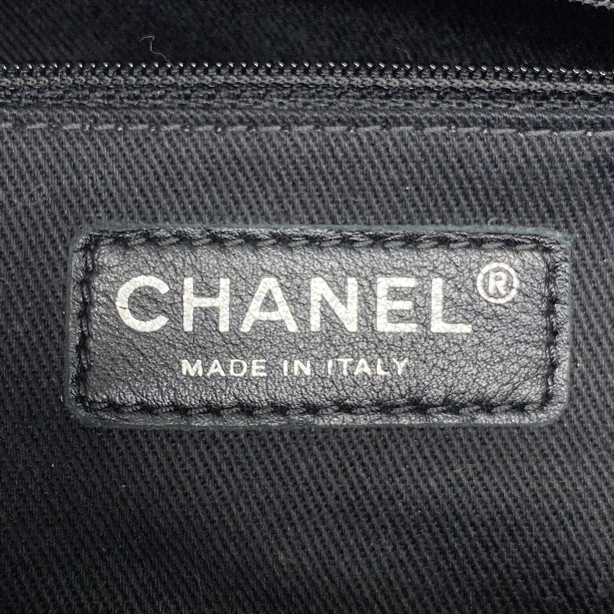 【6he4895】シャネル チェーントート マトラッセ キャビアスキン ブラック シルバー金具【中古】レディース