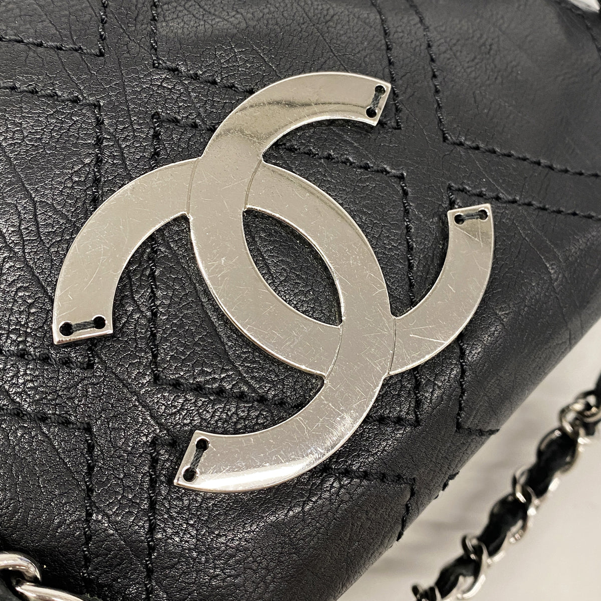 【6he4956】シャネル ショルダーバッグ マトラッセ Wチェーン レザー ブラック シルバー金具【中古】レディース