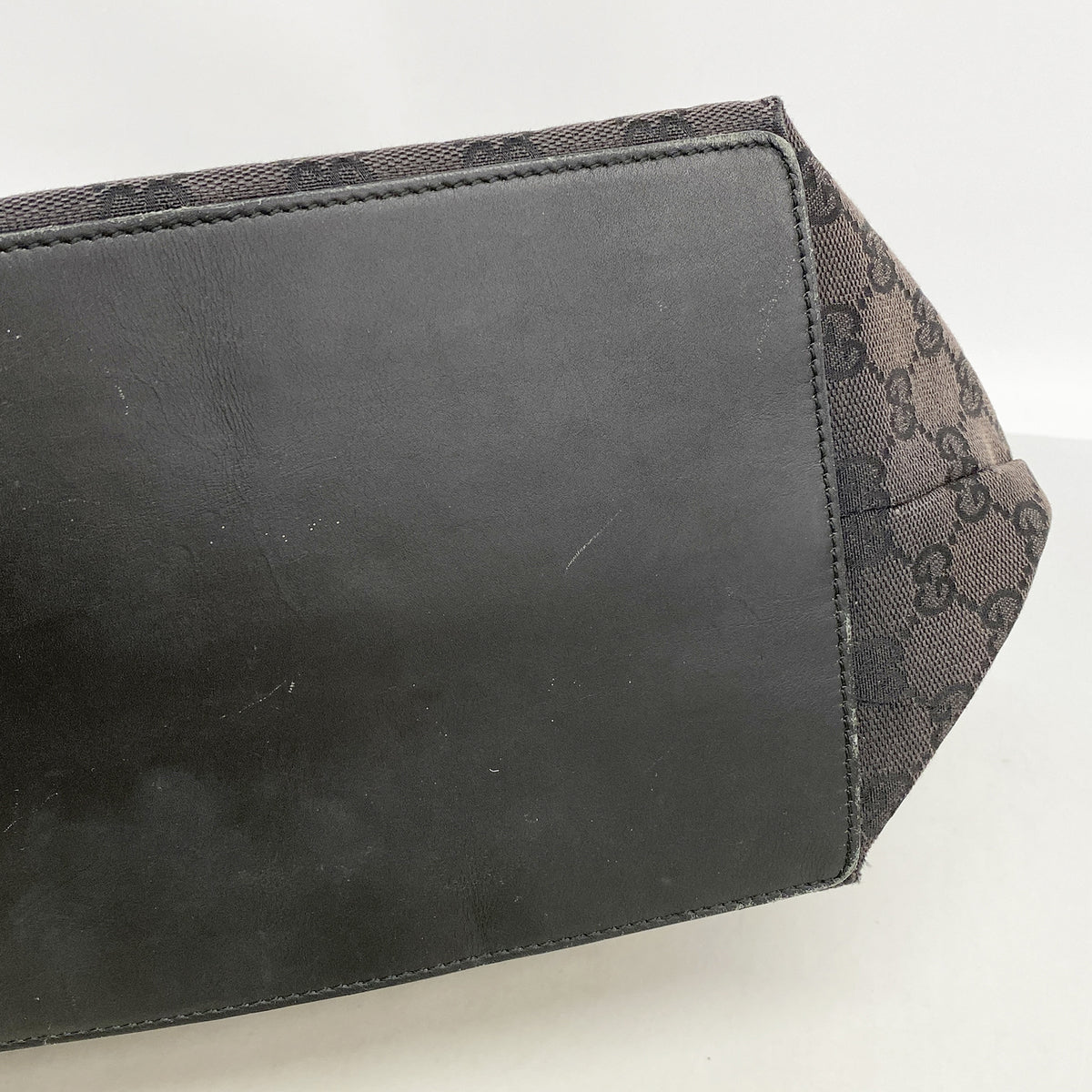 【6he4980-k】グッチ トートバッグ GGキャンバス 002 1097 キャンバス ブラック ゴールド金具【中古】レディース