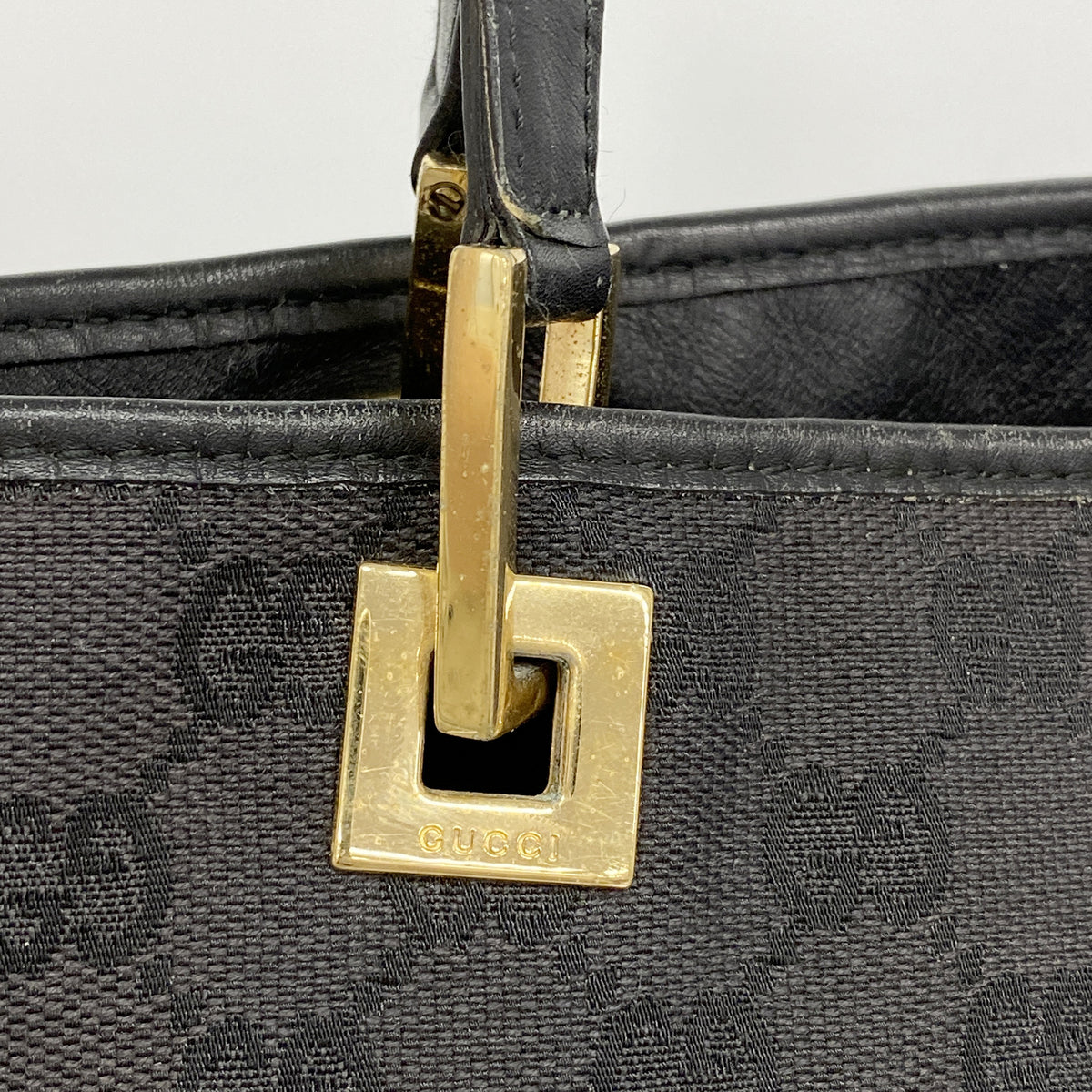 【6he4980-k】グッチ トートバッグ GGキャンバス 002 1097 キャンバス ブラック ゴールド金具【中古】レディース