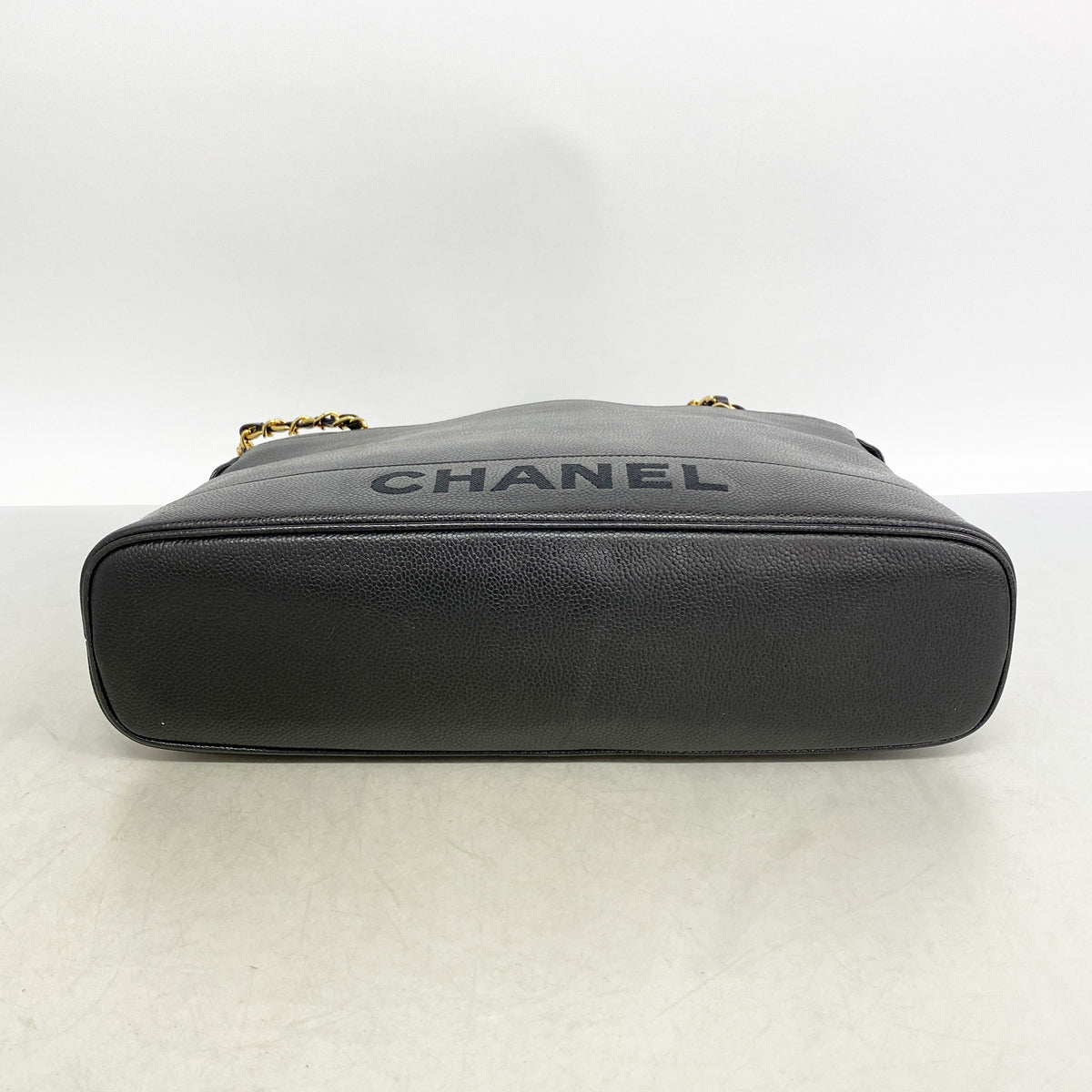 【6he4985-k】シャネル チェーントート キャビアスキン ブラック ゴールド金具【中古】レディース