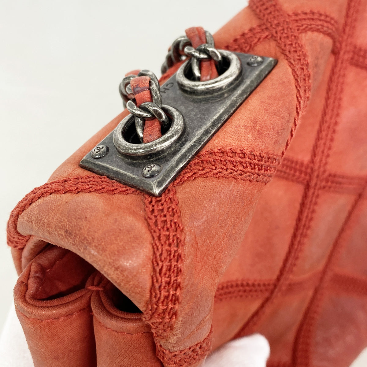 【6he5013-k】シャネル ショルダーバッグ ワイルドステッチ Wチェーン スパークルレザー レッド シルバー金具【中古】レディース