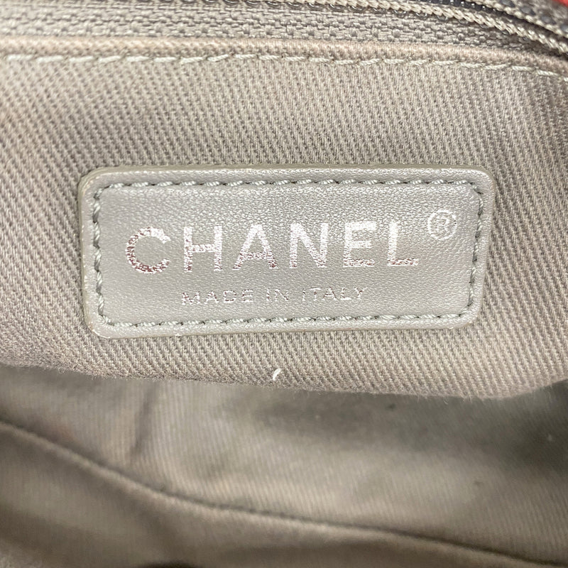【6he5013-k】シャネル ショルダーバッグ ワイルドステッチ Wチェーン スパークルレザー レッド シルバー金具【中古】レディース