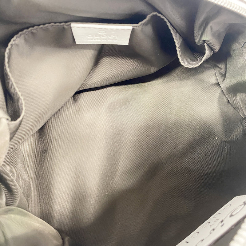 【6he5015-k】グッチ ポーチ シェリーライン グッチシマ 256637 レザー ホワイト シルバー金具【中古】レディース