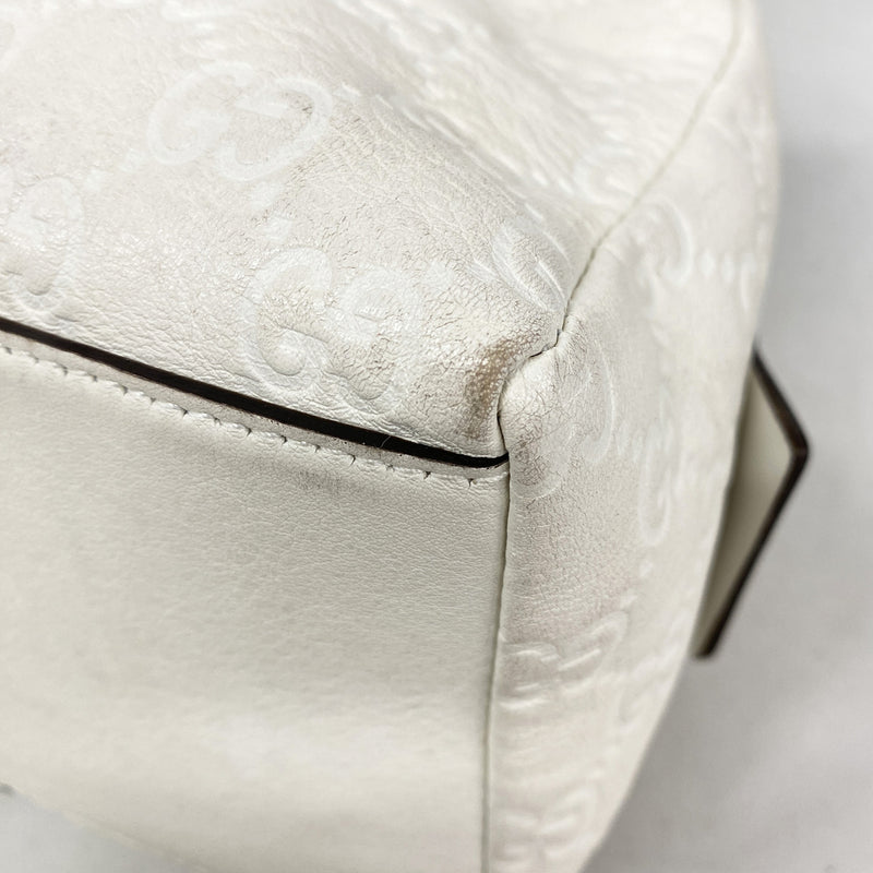 【6he5015-k】グッチ ポーチ シェリーライン グッチシマ 256637 レザー ホワイト シルバー金具【中古】レディース