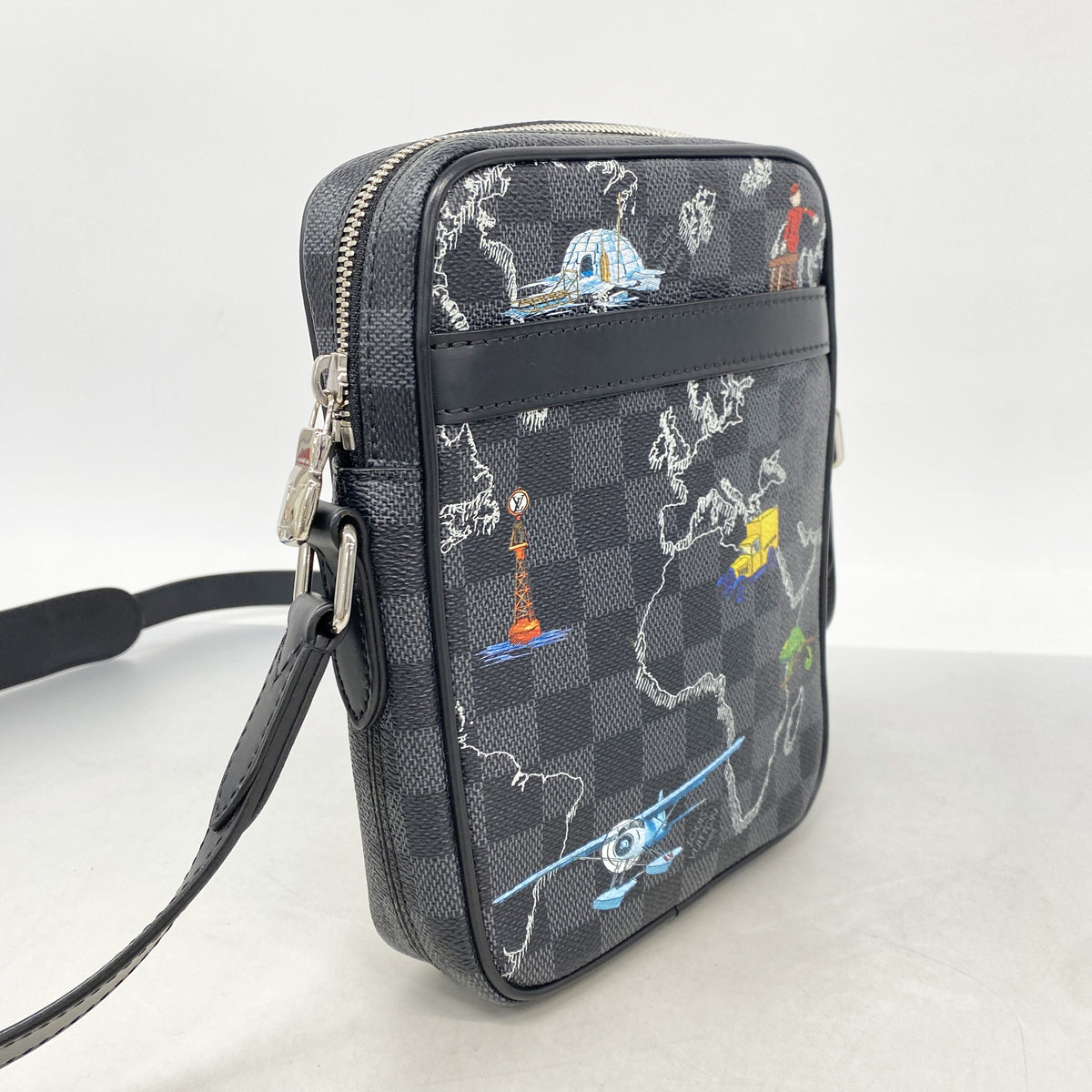 【6he5041-k】ルイヴィトン ショルダーバッグ ダミエ・グラフィット ダヌーブPM NM N40239 ブラック【中古】メンズ
