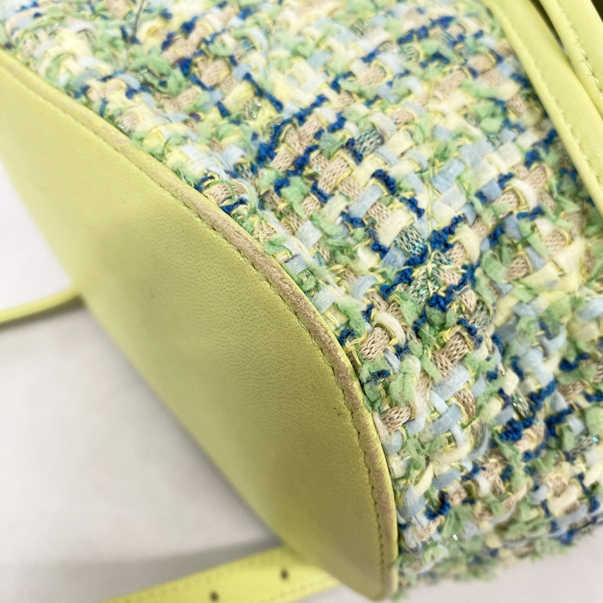 【6he5043-k】シャネル リュック・デイパック チェーンショルダー ツイード グリーン シャンパンゴールド金具【中古】レディース