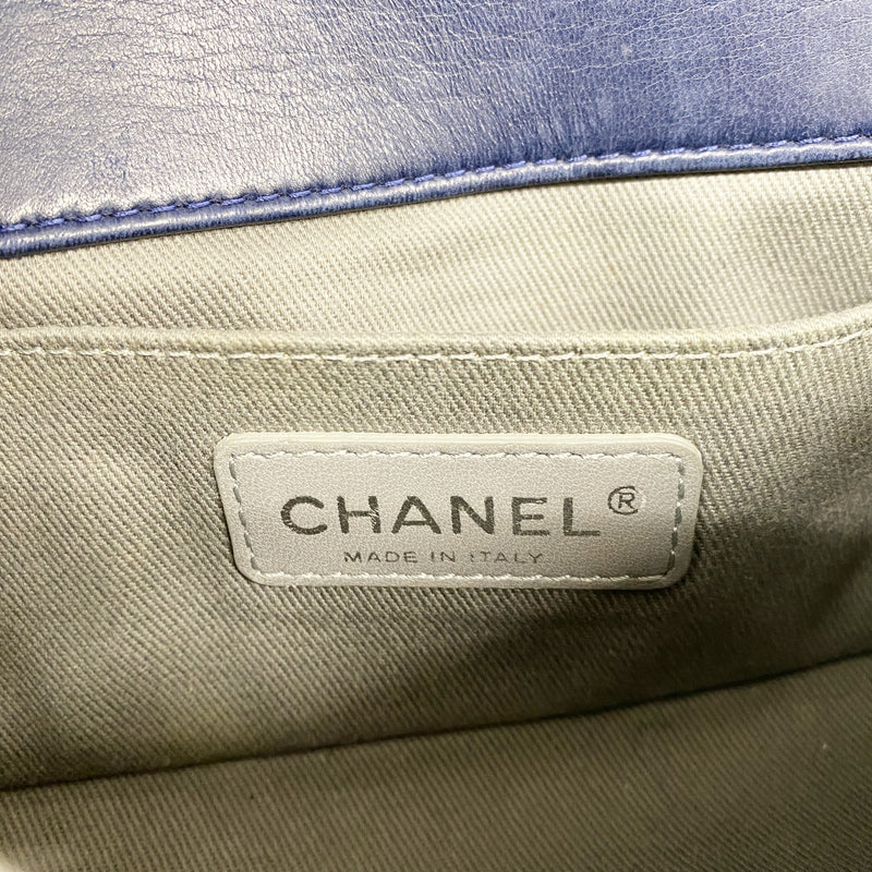 【6he5046-k】シャネル ショルダーバッグ ボーイシャネル チェーンショルダー スウェード ネイビー シルバー金具【中古】レディース