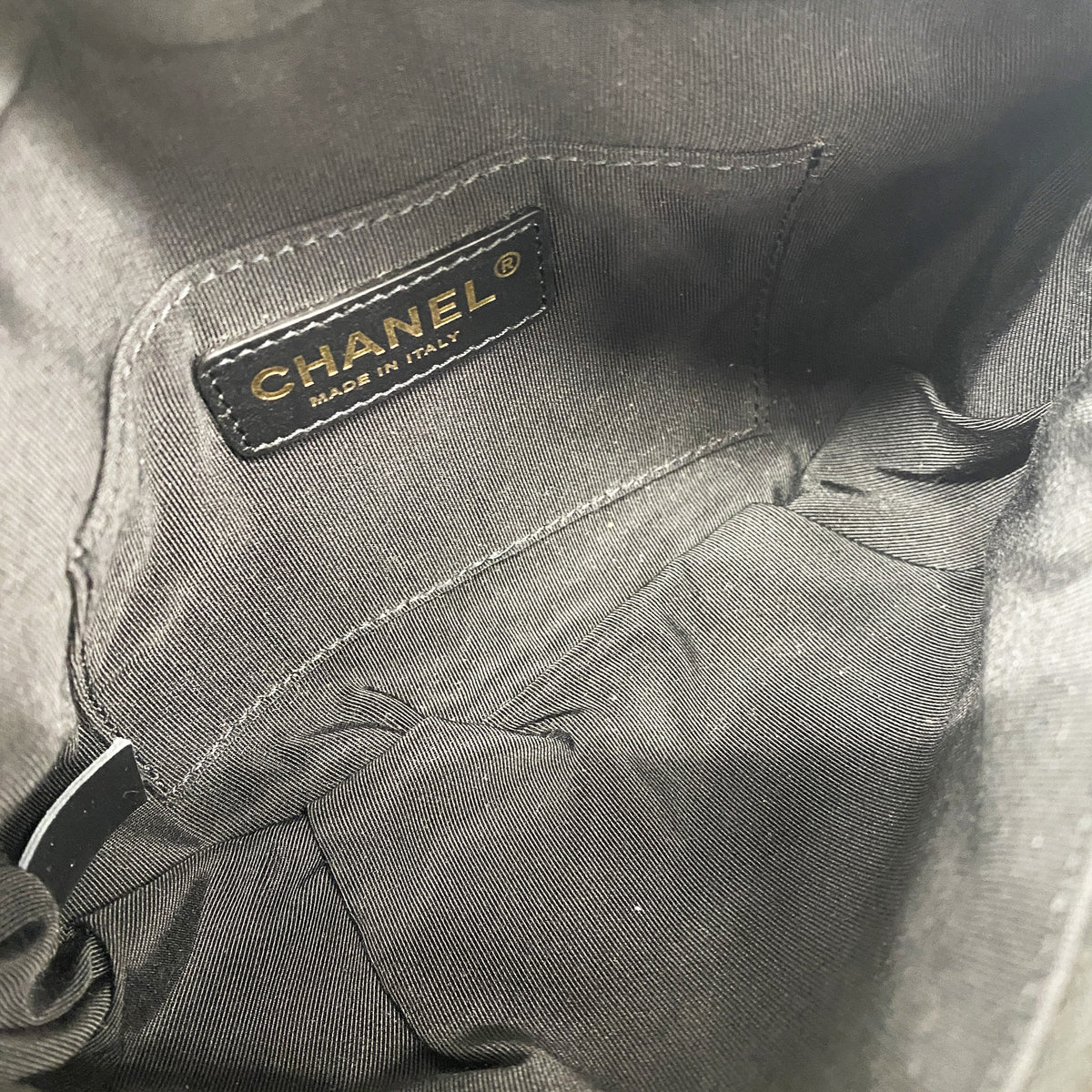 【6he5047-k】シャネル ウエストバッグ マトラッセ レザー ブラック シャンパンゴールド金具【中古】レディース