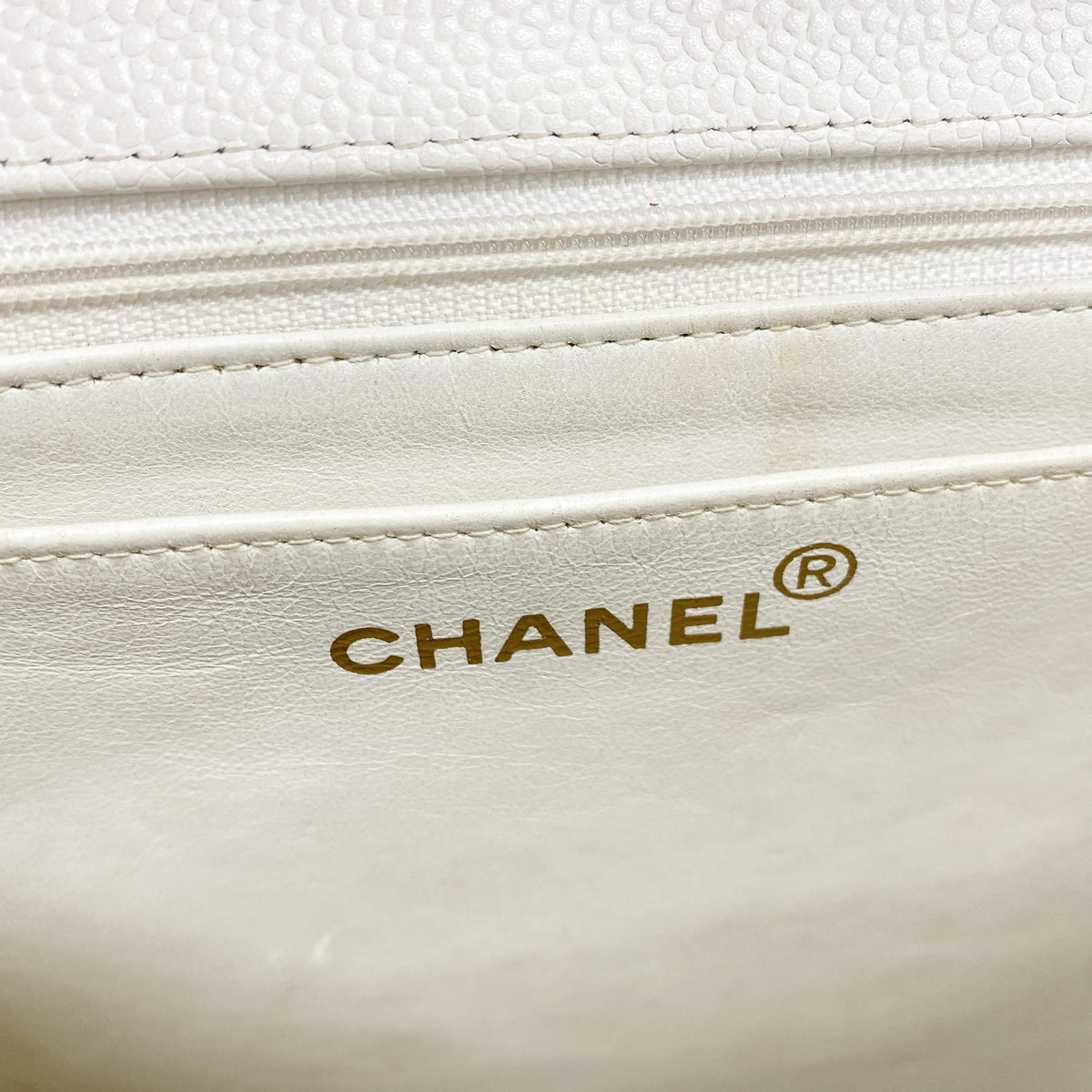 【6he5048-k】シャネル ショルダーバッグ マトラッセ キャビアスキン ホワイト ゴールド金具【中古】レディース