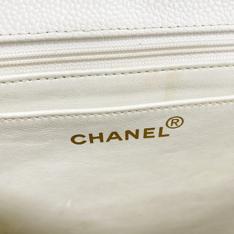 【6he5048-k】シャネル ショルダーバッグ マトラッセ キャビアスキン ホワイト ゴールド金具【中古】レディース