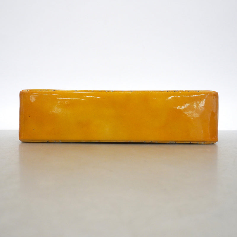 【6he5073】シャネル ショルダーバッグ Wチェーン パンチング パテントレザー イエロー ゴールド金具【中古】レディース