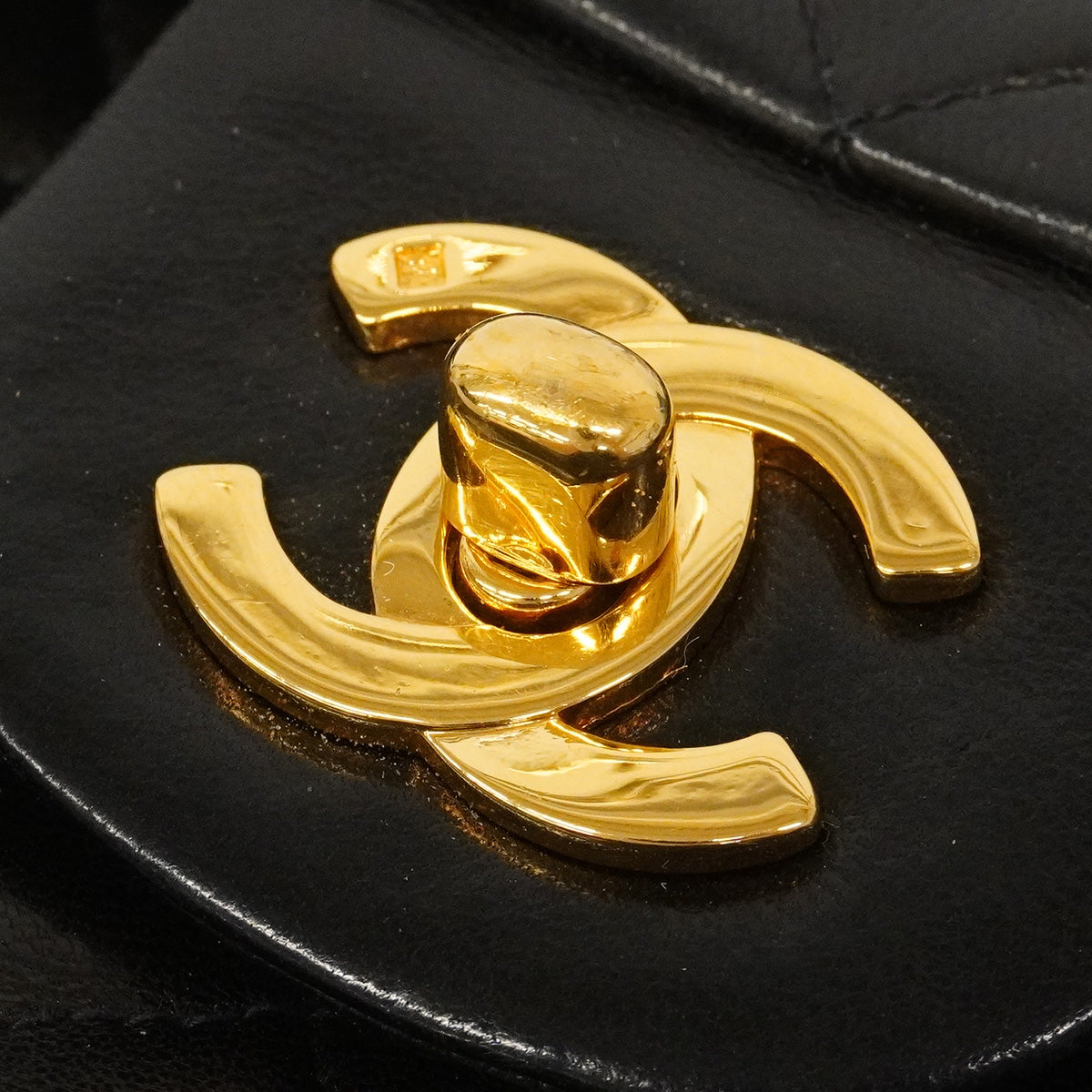 【6he5095】シャネル ショルダーバッグ マトラッセ Wフラップ Wチェーン ラムスキン ブラック ゴールド金具【中古】レディース
