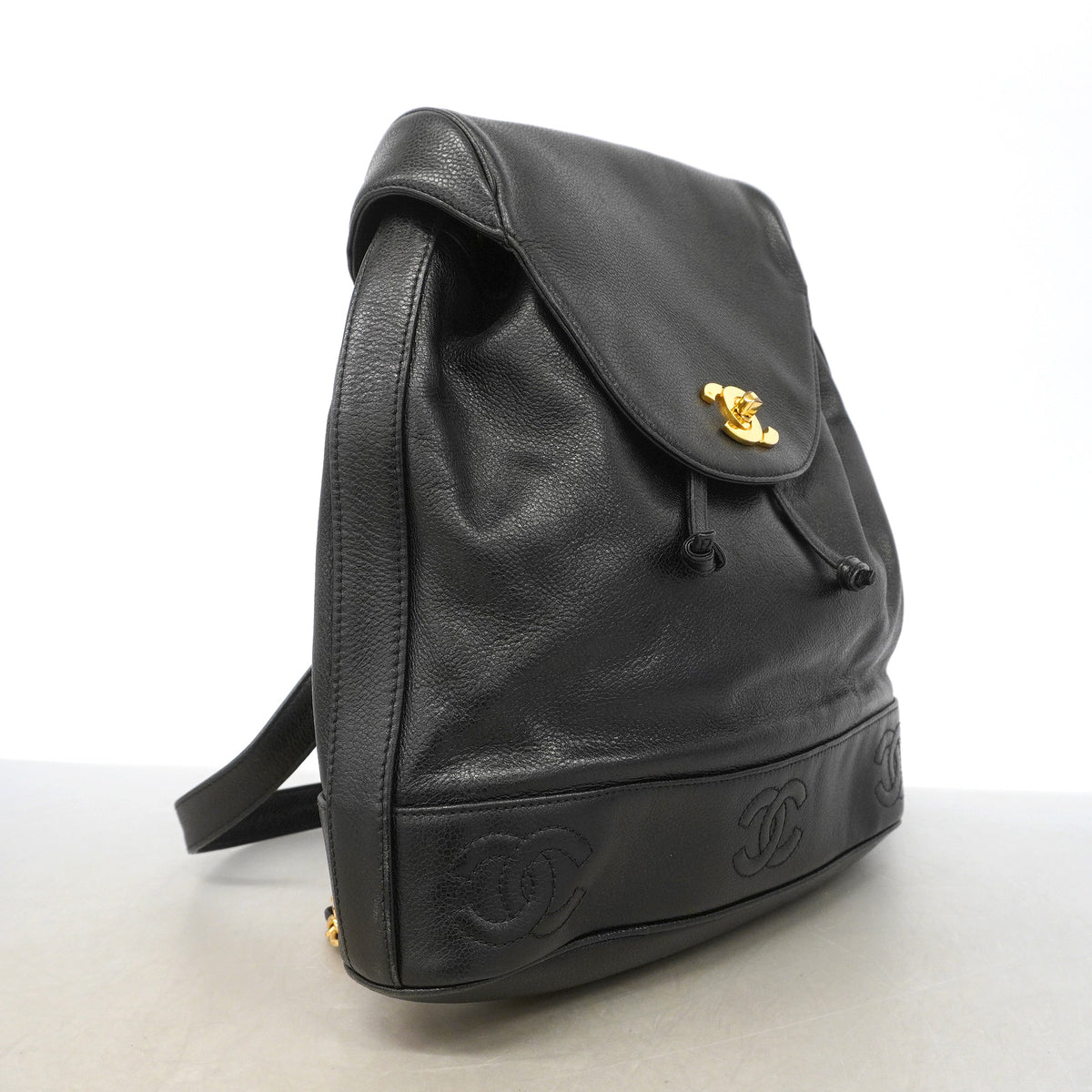 【6he5097-k】シャネル リュック・デイパック トリプルココ キャビアスキン ブラック ゴールド金具【中古】レディース