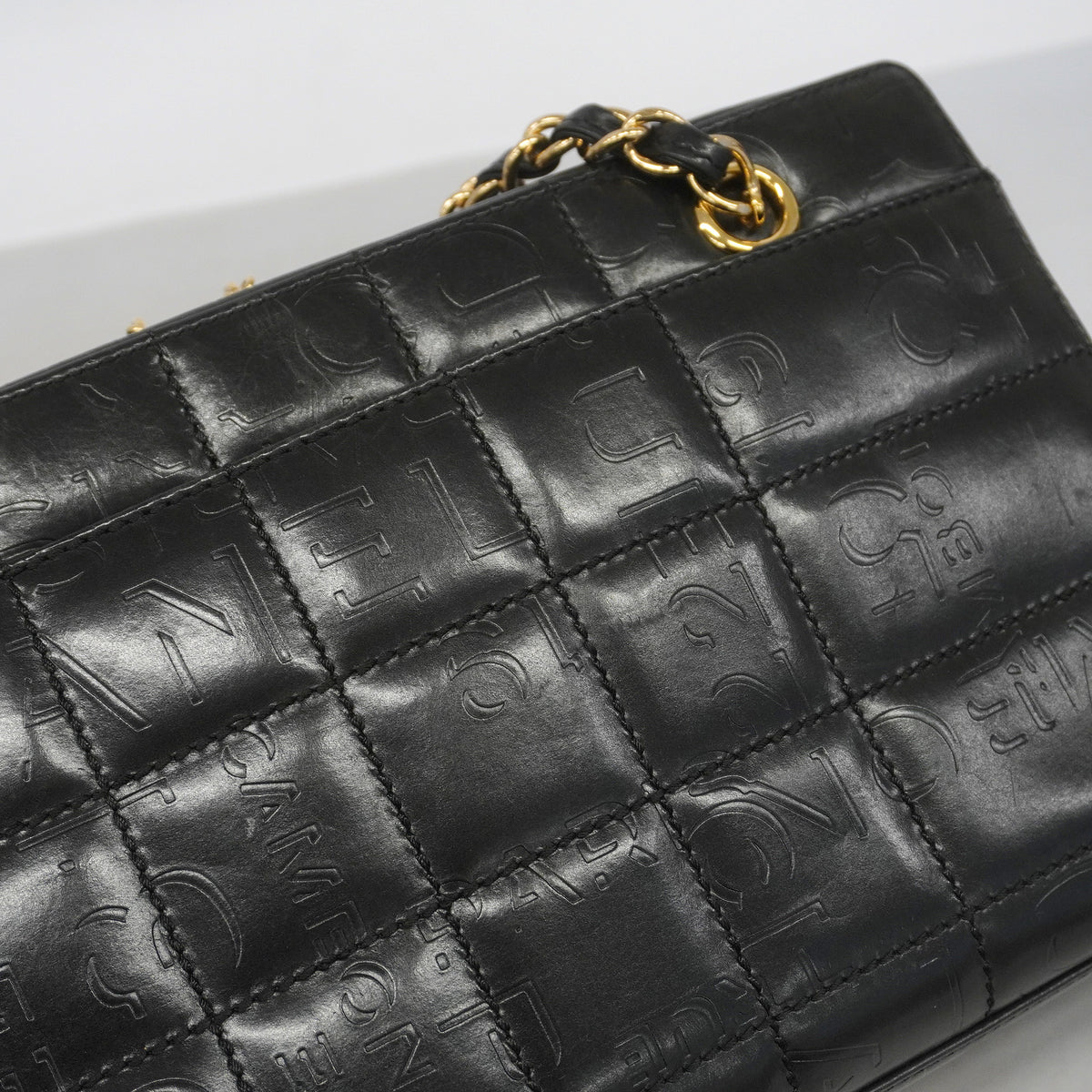 【6he5099-k】シャネル ショルダーバッグ チョコバー チェーンショルダー レザー ブラック ゴールド金具【中古】レディース