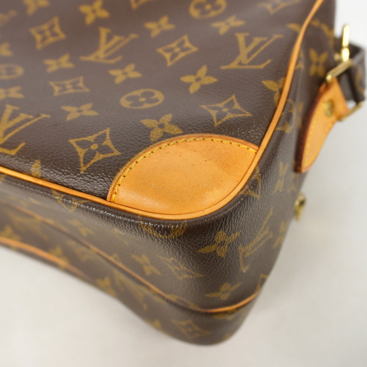【6he5185】ルイヴィトン ショルダーバッグ モノグラム ナイル M45244 ブラウン【中古】レディース