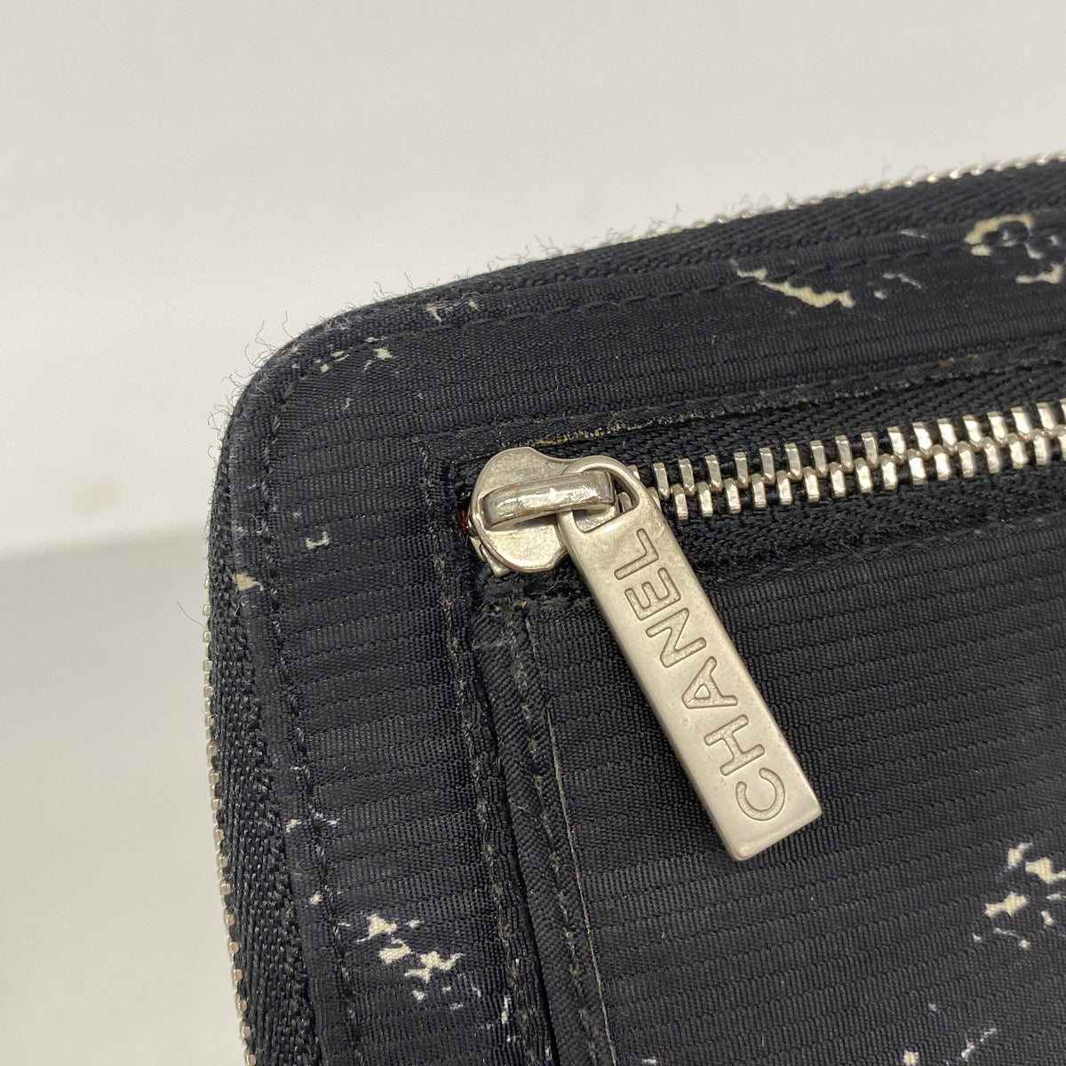 【6he5265】シャネル 財布 旧トラベル ナイロン ブラック シルバー金具【中古】レディース