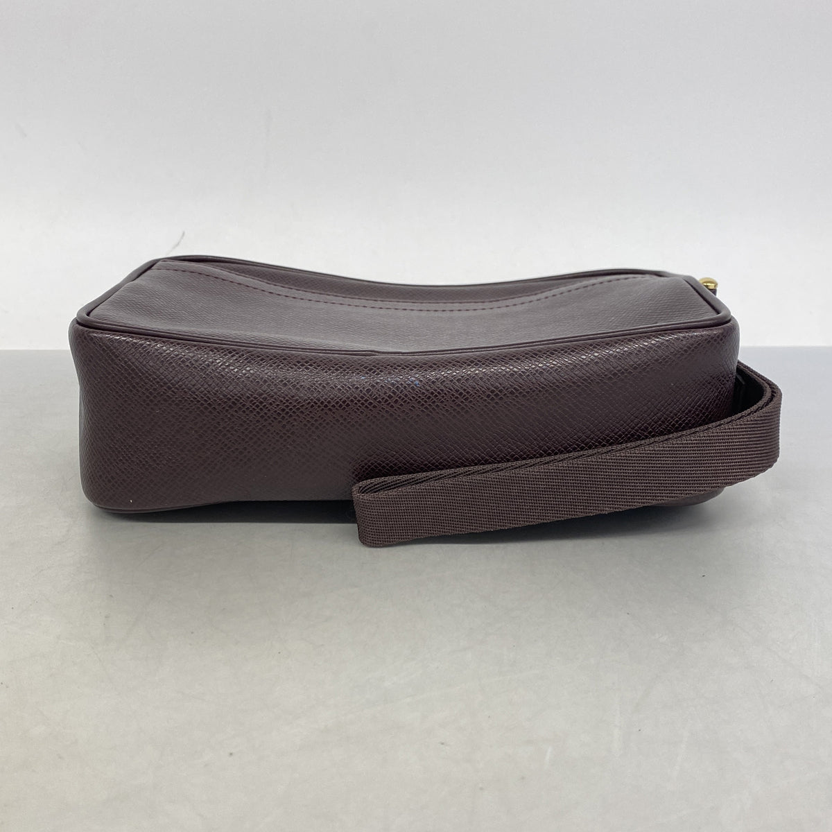 【6he5272-k】ルイヴィトン クラッチバッグ タイガ カルガ M30816 アカジュー【中古】メンズ