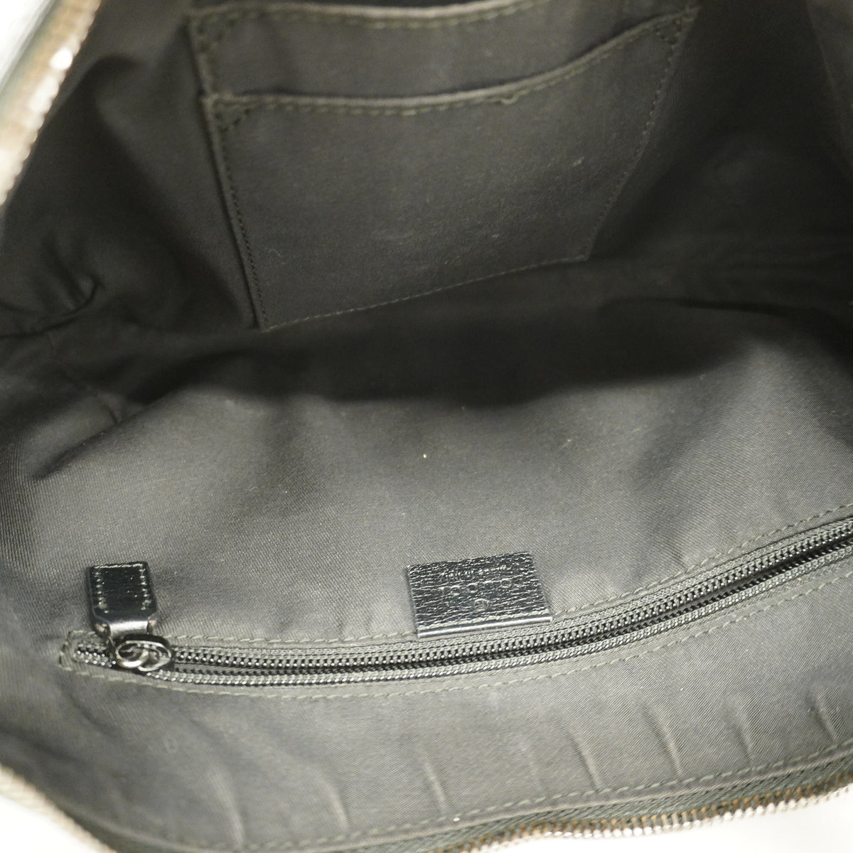【6he5281-k】グッチ ショルダーバッグ GGキャンバス 181092 キャンバス ブラック シルバー金具【中古】レディース