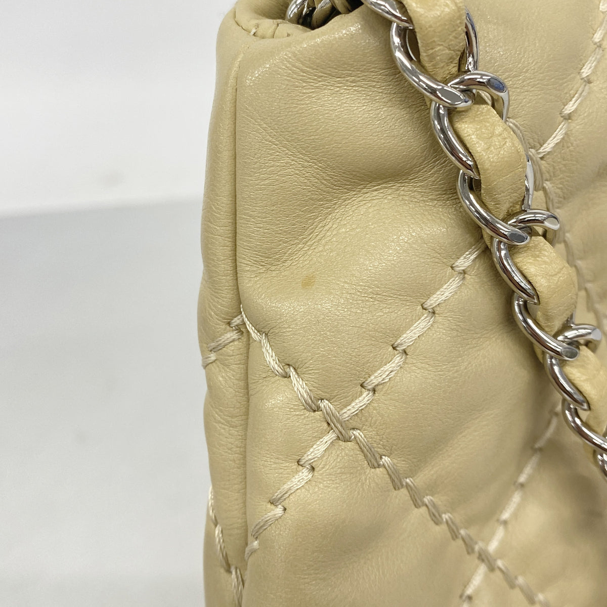 【6he5299-k】シャネル ショルダーバッグ ワイルドステッチ チェーンショルダー ラムスキン ベージュ シルバー金具【中古】レディース