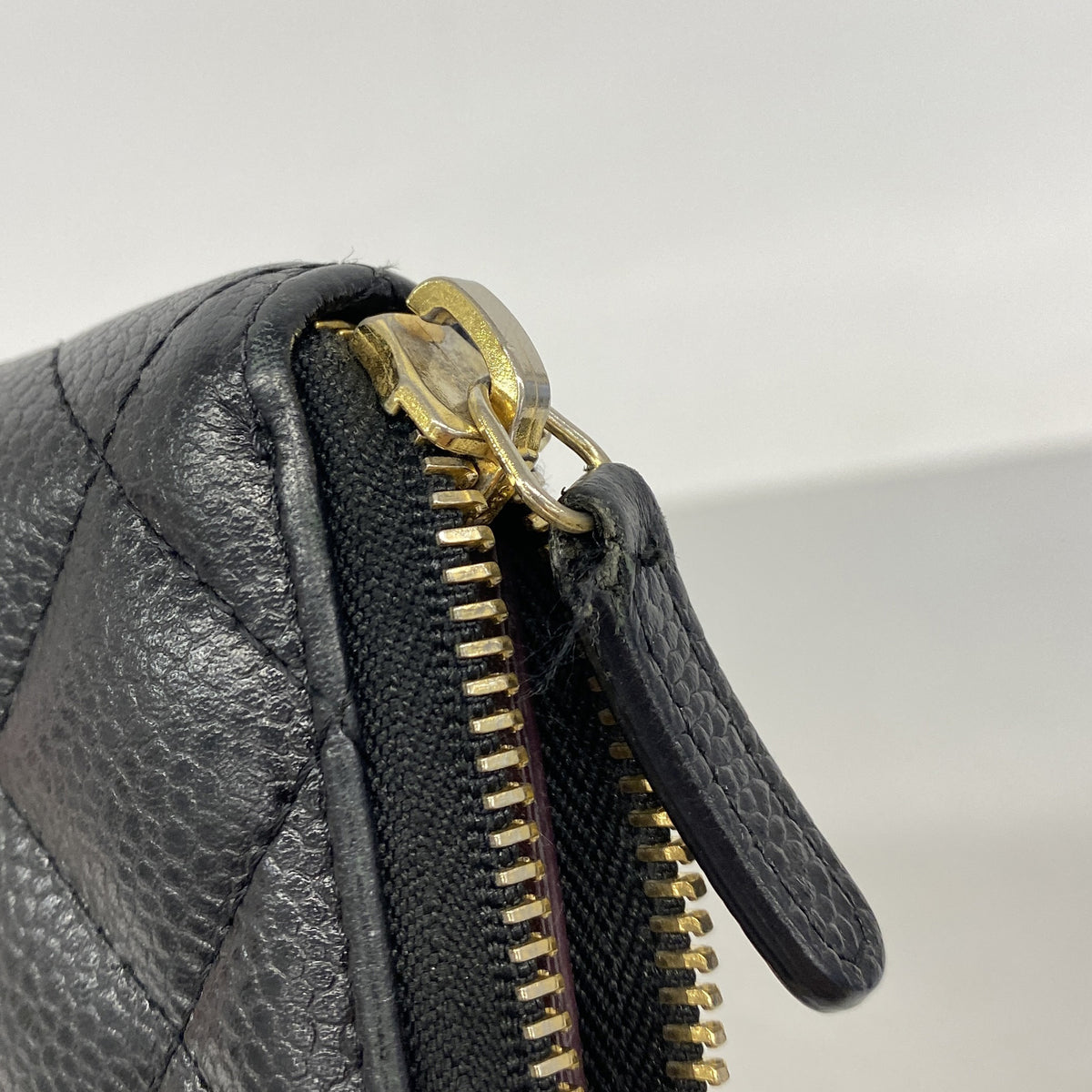 【6he5300-k】シャネル 長財布 マトラッセ キャビアスキン ブラック ゴールド金具【中古】レディース