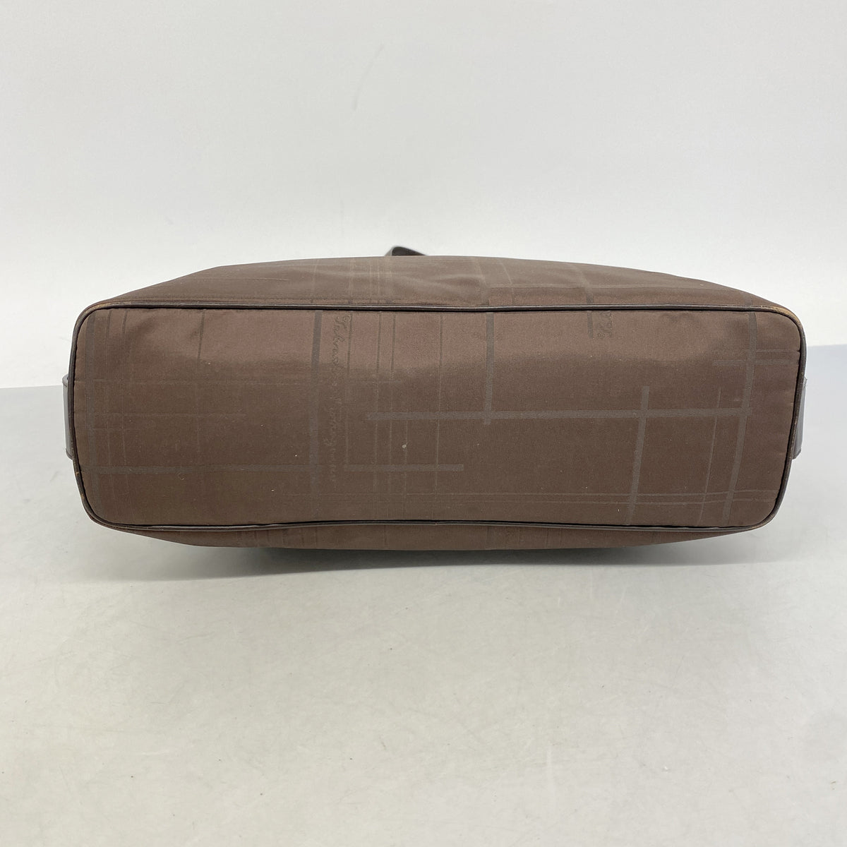 【6he5307】サルヴァトーレフェラガモ ショルダーバッグ ナイロン ダークブラウン シルバー金具【中古】レディース